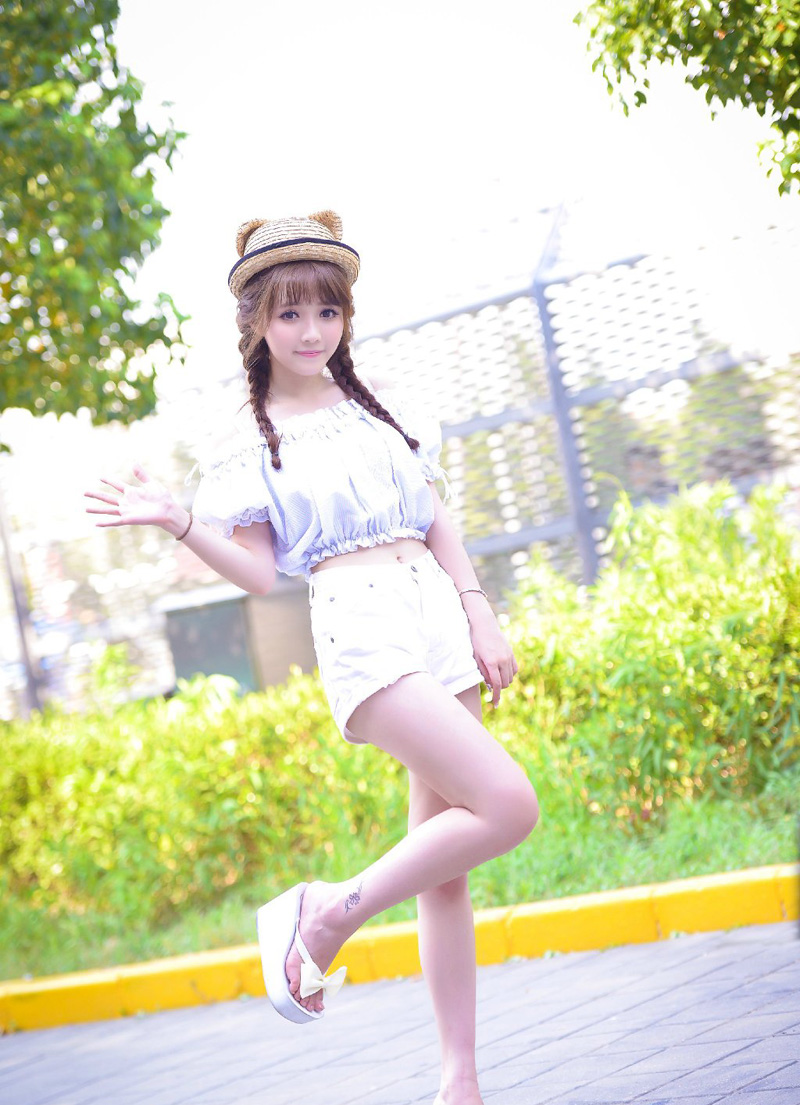 路还很长，难免心酸皱眉，但无论怎样，别松手就好。